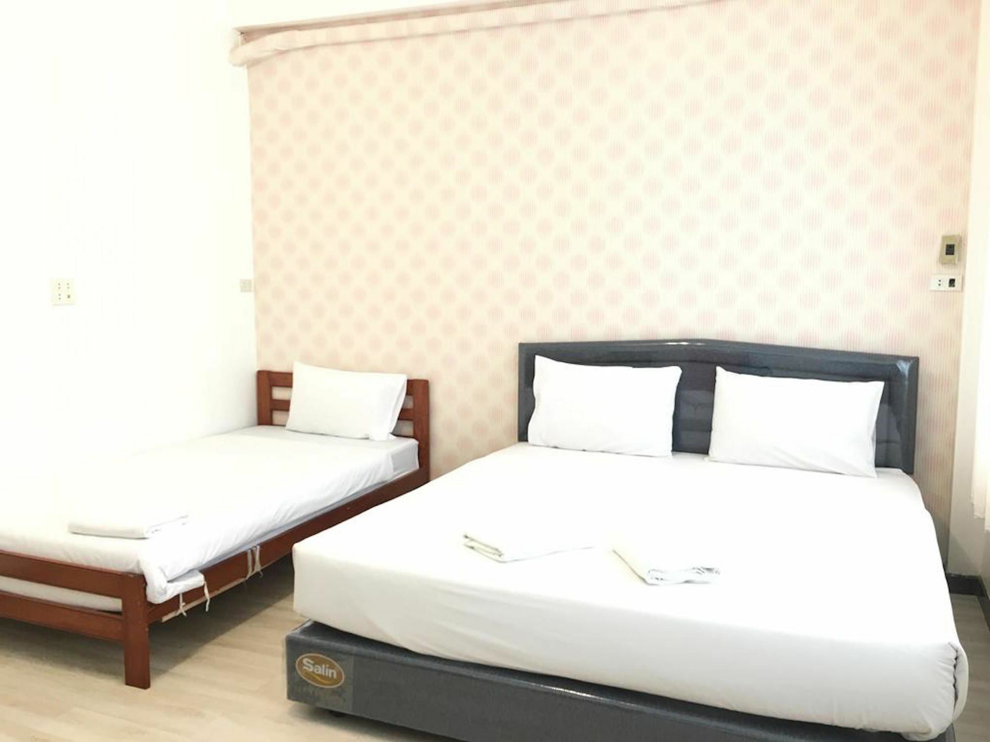 Sandee Room Hat Yai Bagian luar foto